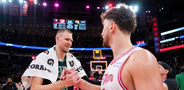 火箭新星阿尔佩伦·申京实力超群,胜过尼古拉·约基奇