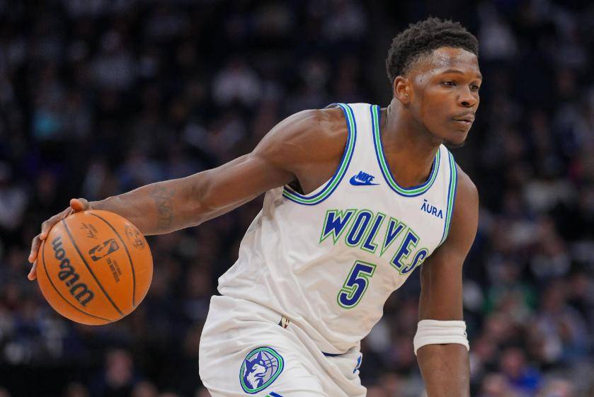 NBA变天！欧洲天才统治MVP榜，新世代用三分轰碎传统