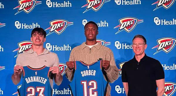 NBA总冠军迎来悲情时刻！雷(léi)霆新秀连遭重创