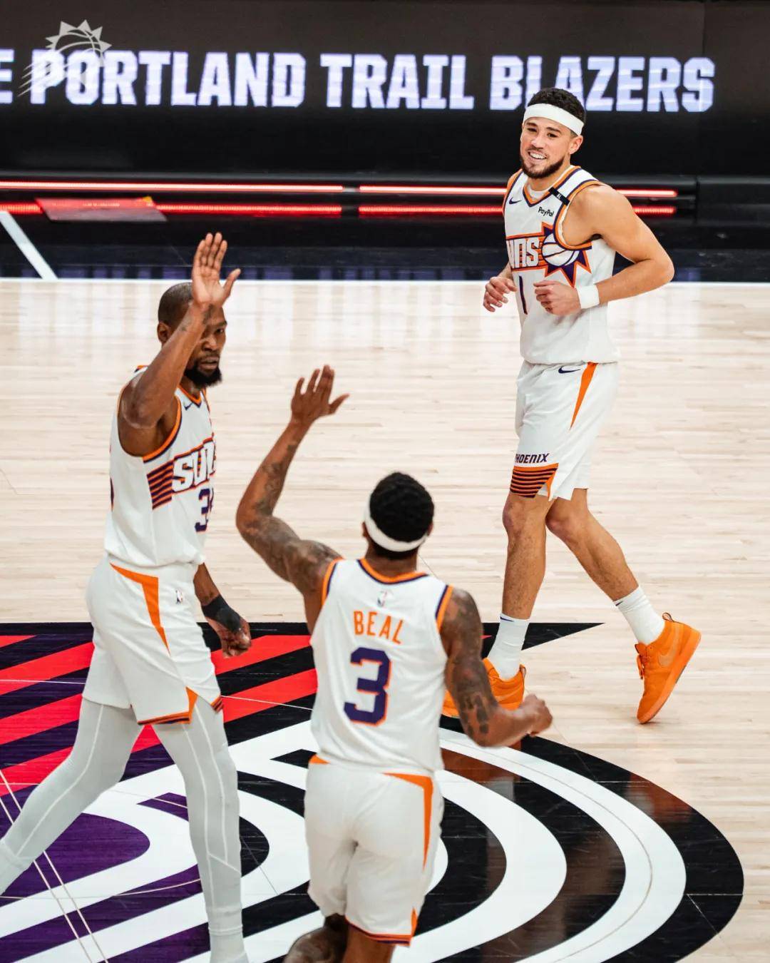 无缘附加赛!布克亲口承认!NBA最失败的三巨头