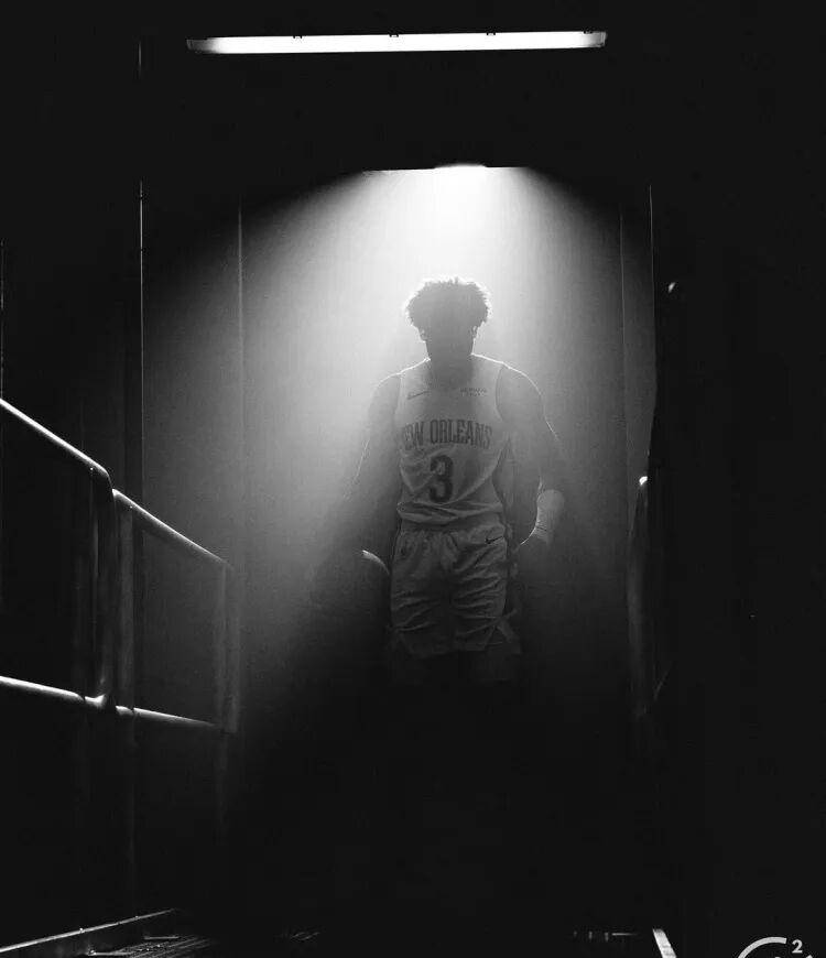 首秀惊艳!锡安三分球高效命中率,NBA冠军后卫普尔表现平平