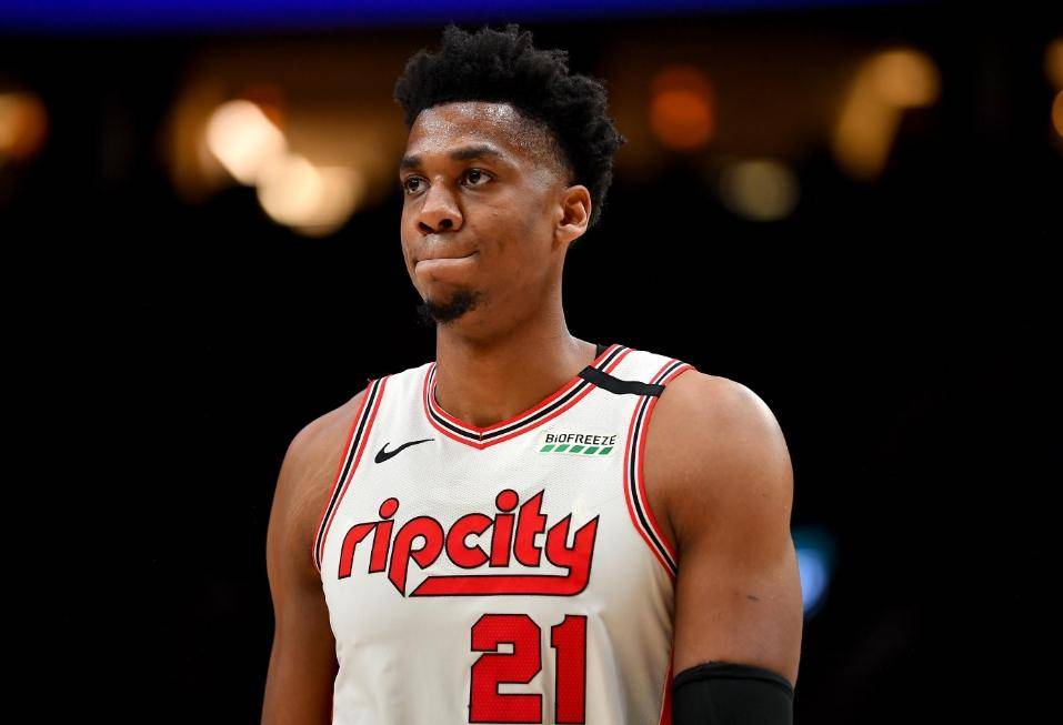 上海男篮试训NBA篮板王和盖帽王,36岁2米13,NBA场均12分10篮板