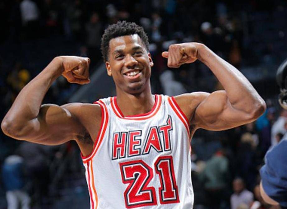 上海男篮试训NBA篮板王和盖帽王,36岁2米13,NBA场均12分10篮板