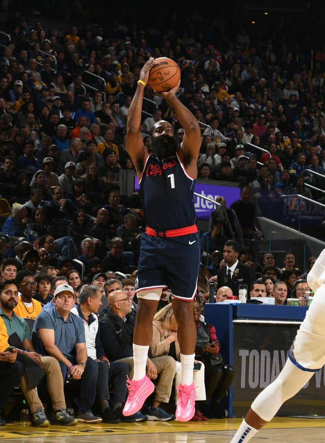 勇士大胜快船,NBA西部更新最新排名,雷霆独占西部榜首