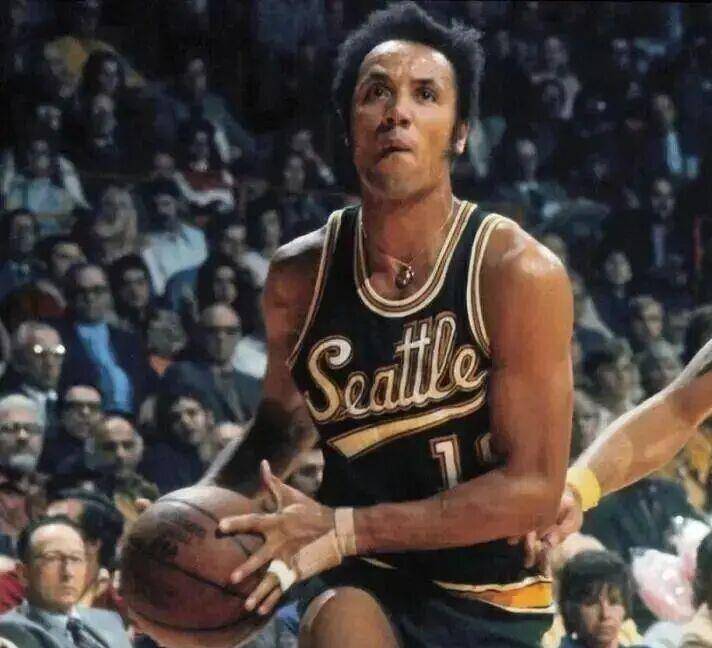 威尔肯斯去世,享年88岁,唯一同时入选NBA75大巨星和15大教练的传奇